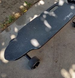 For sale no have the charger only the skateboard 130 firm