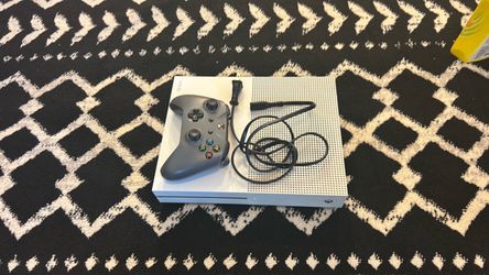 Xbox one s 500gb with power cord and 1 remote