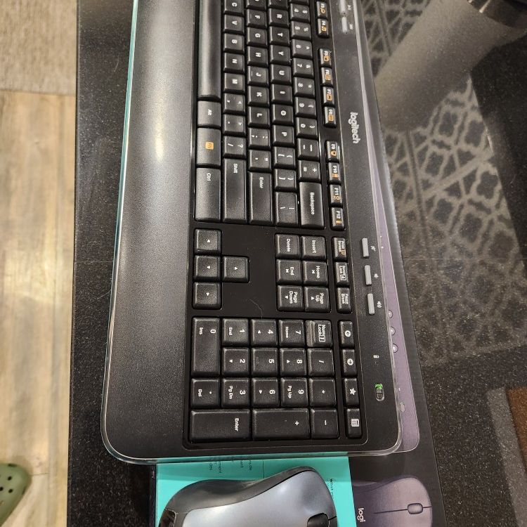 K520 Logitech Wireless Keyboard & Mouse Combo