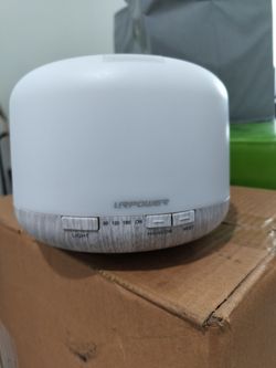 Essential oil humidifier