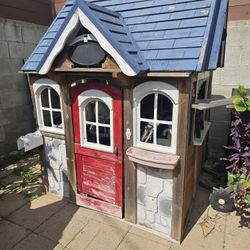 Free- Playhouse 