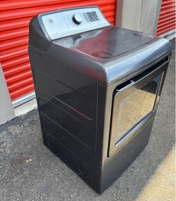 G E. 28 Inch Smart Front Load Gas Dryer with 7.8 cu ft