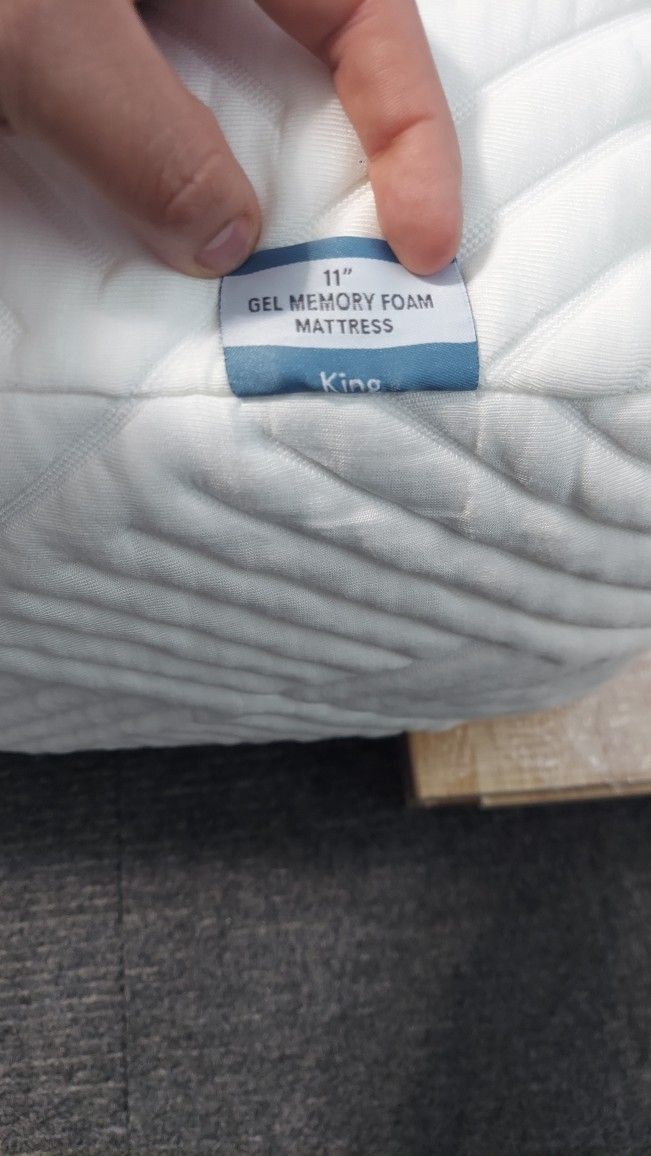 King Size Memory Foam Gel