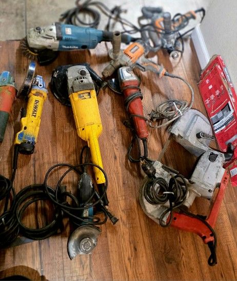 Mixed Dewalt Milwaukee Mikita ALL For $250