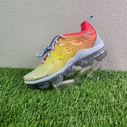 Nike Air VaporMax Plus Women's Sneakers Sunrise Yellow, Size 8.5 , CW5593-400Pre-Owned without the original box. Super clean! No marks on the material