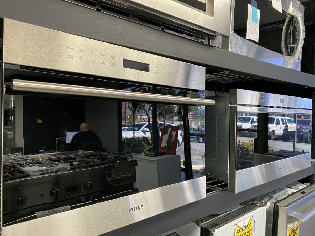 Wolf microwave Stainless VIRTUAL APPOINTMENT AVAILABLE