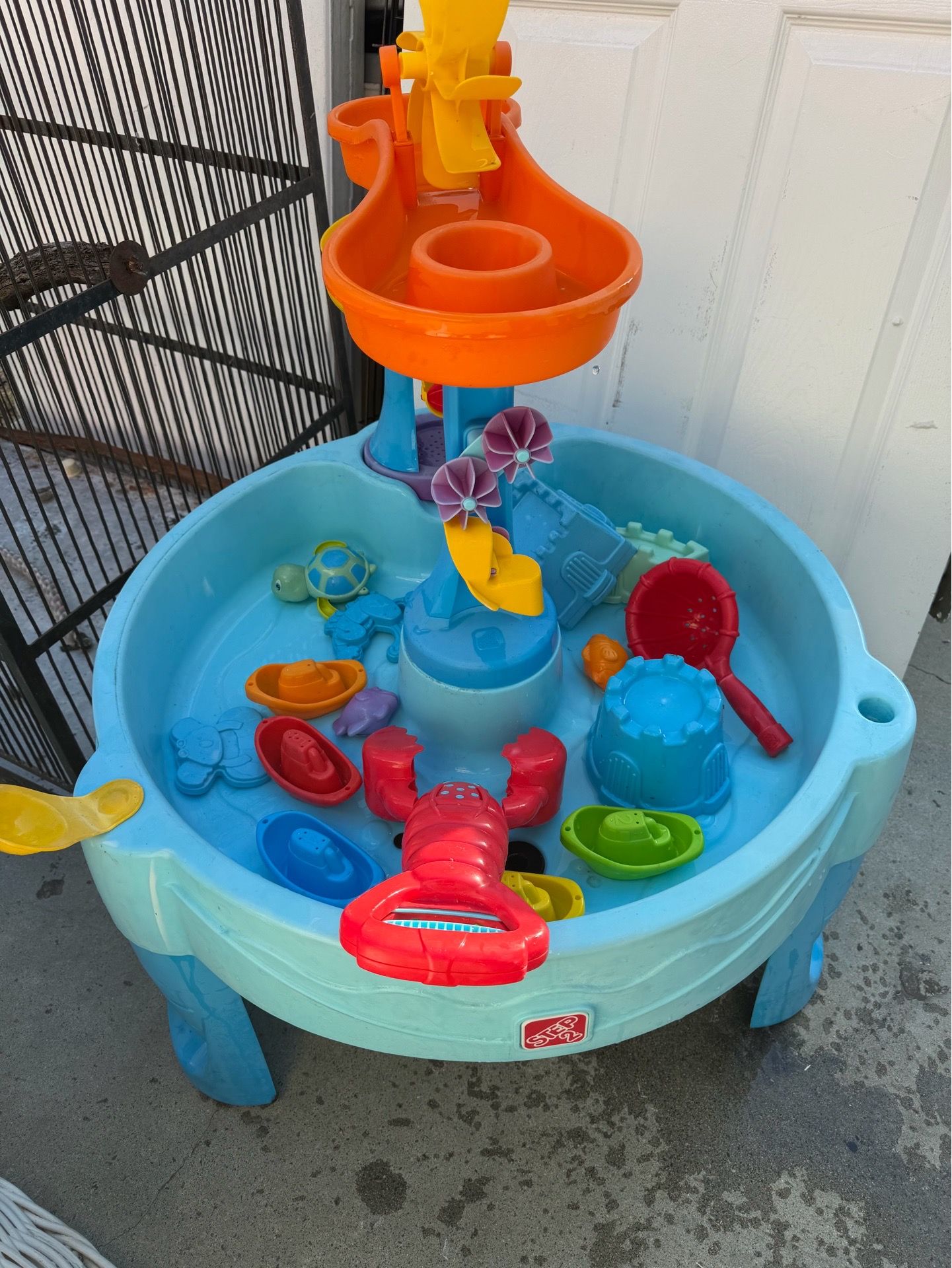 Step2 table water