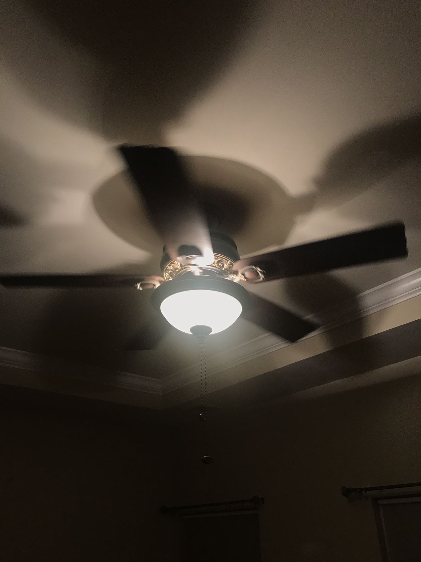 Ceiling fan (brown/tan)