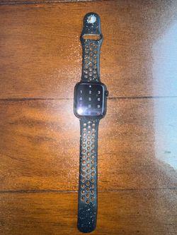 Apple Watch Series 9 GPS, 45mm, Midnight Aluminum Case Nike sport bands