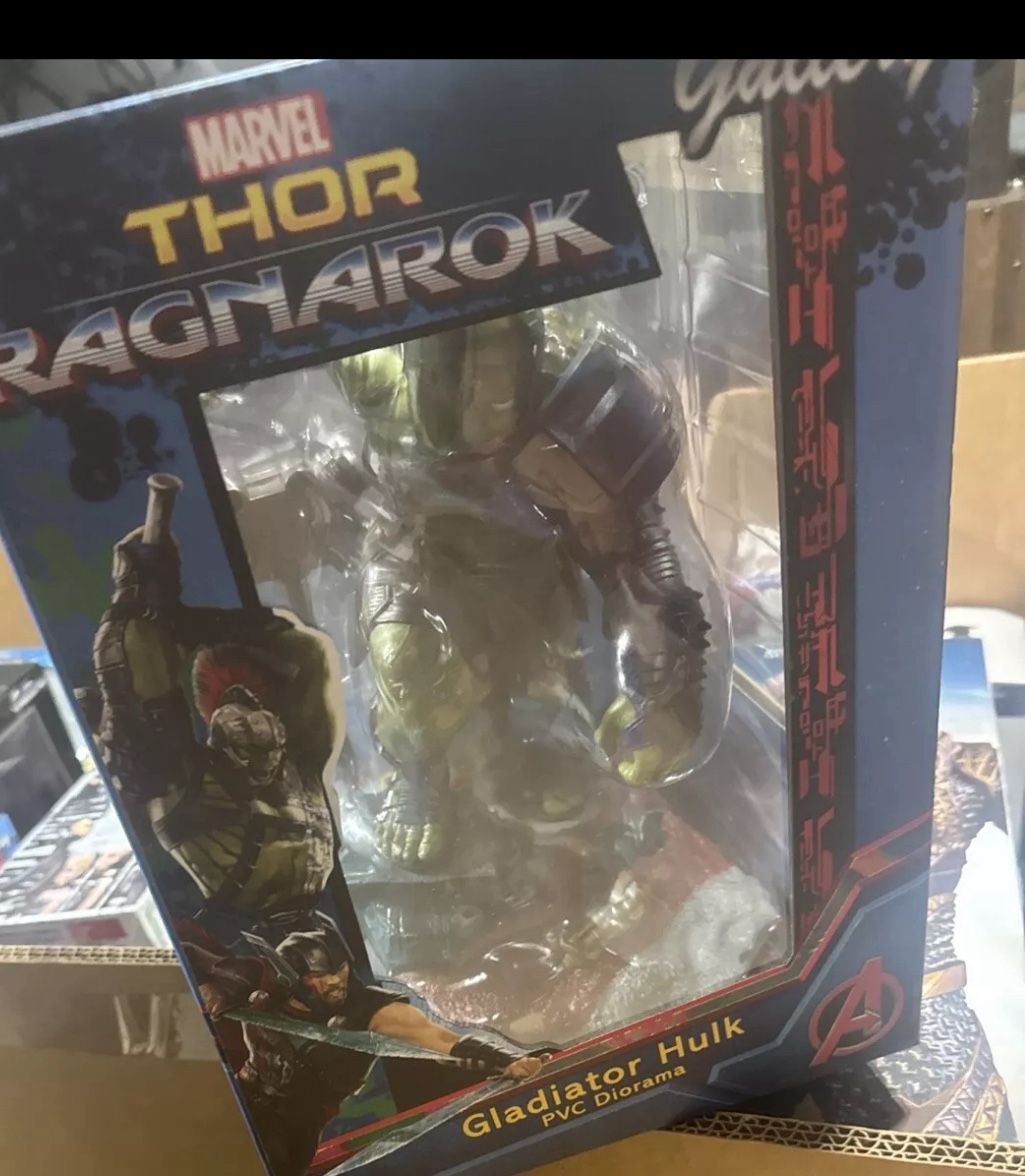 Hulk Ragnarok Gallery Statue 