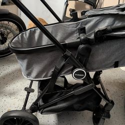 Baby bassinet barely used