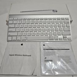 Apple A1314 Bluetooth Wireless Magic Keyboard Silver for Mac