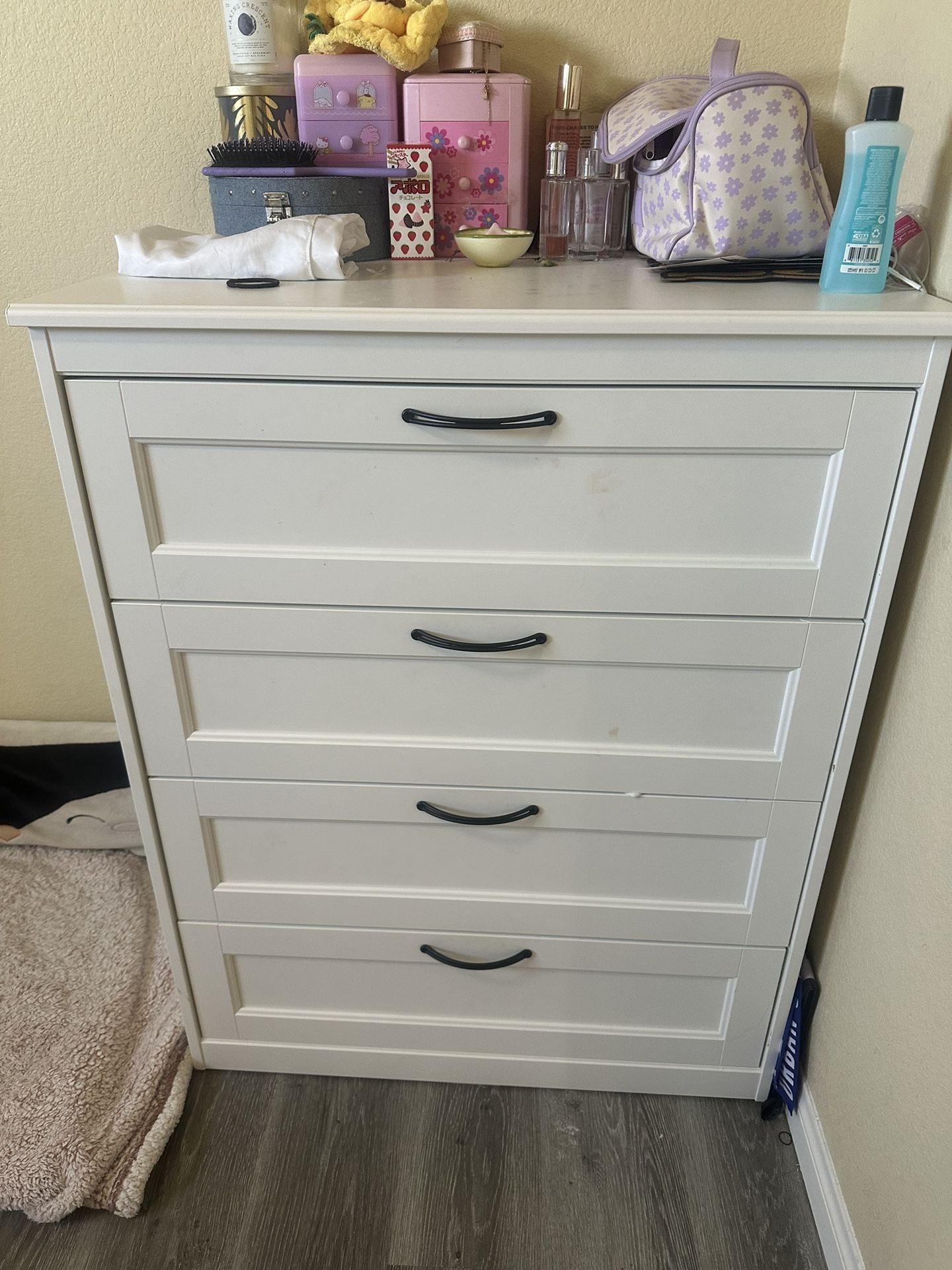 White Dresser With 4 Cabinets 