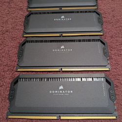 DDR5 64GB (4X16GB) 5600MT/s Corsair Dominator RGB Memory