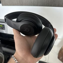 Beats Studio Pro