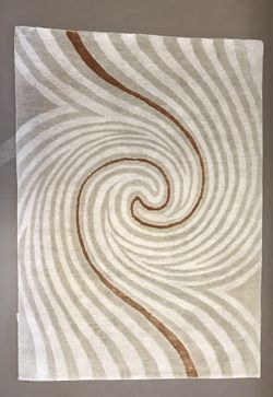 AREA RUG CUSTOM DESIGNED 3x5 100% wool Tibetan NEW AREA RUG TIBETAN INTERIOR DESIGNER QUALITY 100% WOOL SIZE: 3x5 CUSTOM DESIGNED ONE OF A KIND AREA R