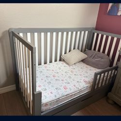 Carter DaVinci Crib And Dresser