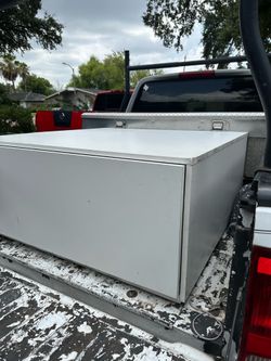 4’x4’x20” white coffee table