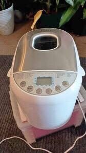 Bread maker machine