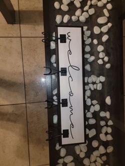 "Welcome" wall sign/hanger