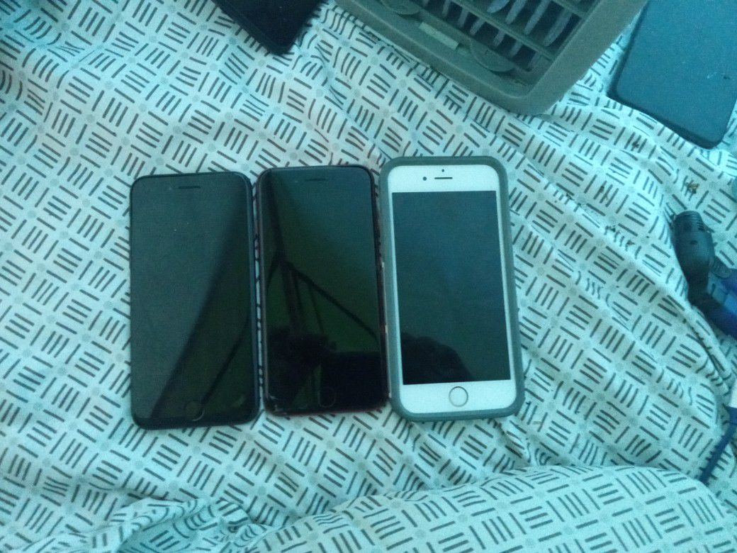 Fully Functional iPhones (FOR PARTS)