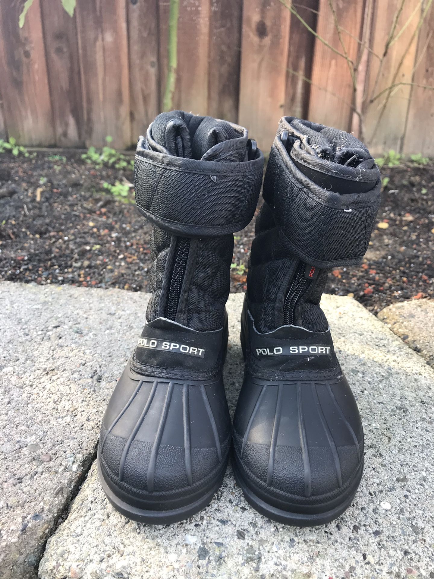 Kids snow boots size 8