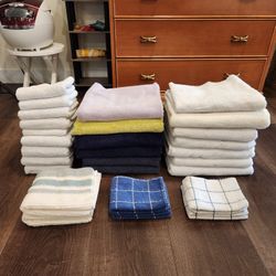 28 Cleaned and ready to use towels 13 large size(bath towels), 15 medium, good condition 