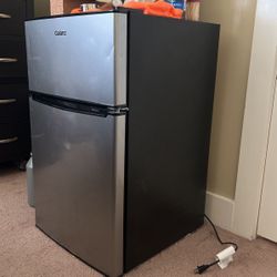 Galanz Mini Fridge 