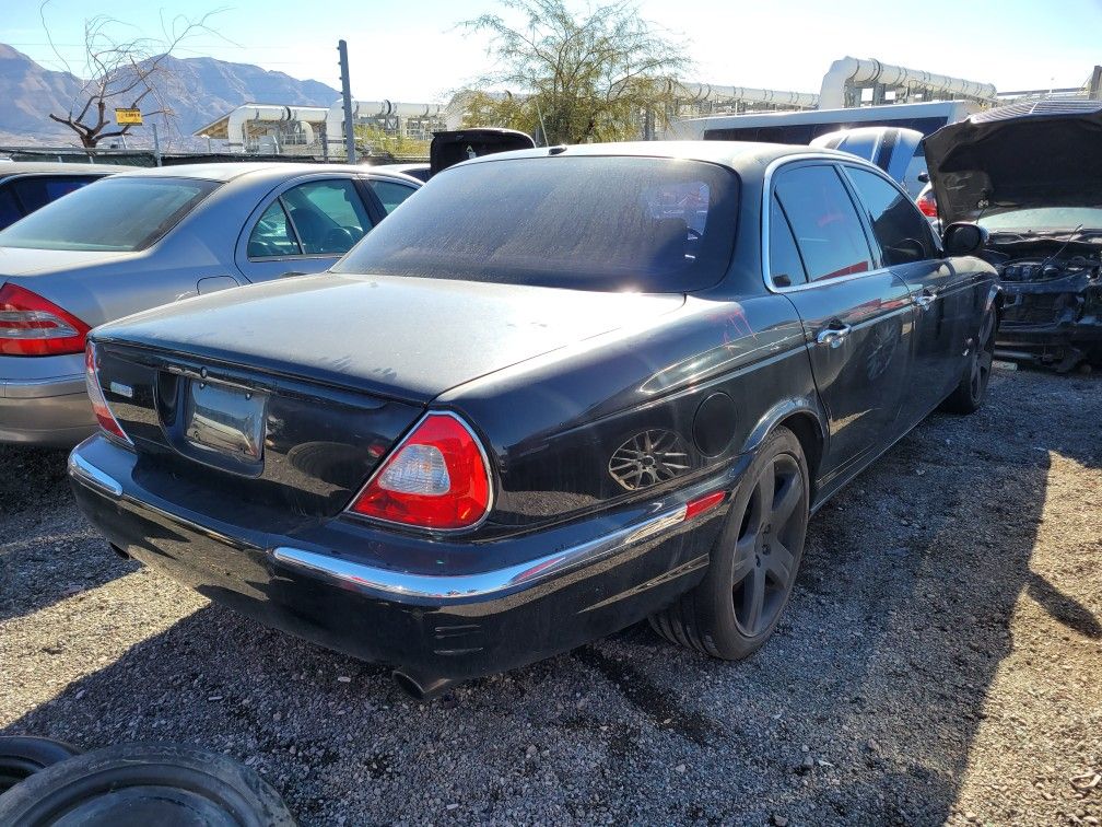 2006 Jaguar XJR PARTS UPULL AUTO PARTS DD1729 for Sale in Las Vegas
