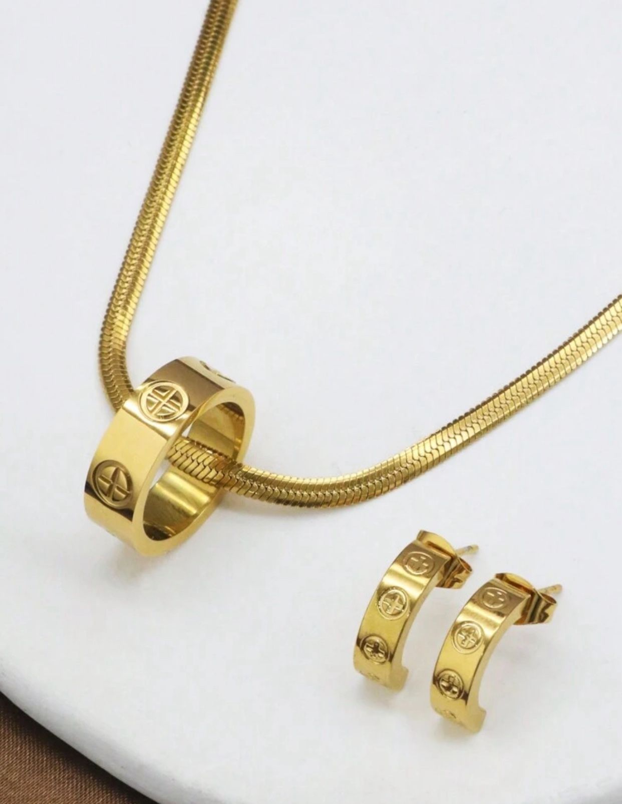 Beautiful 18k Gold Plated Necklace Set 