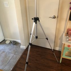 Light Tripod