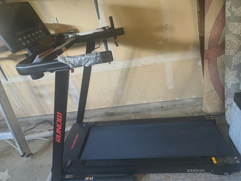 Tread Mill ( Open Box - Assembled)