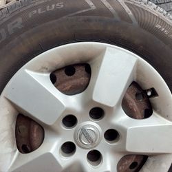 Tired And Rim 215/70/16