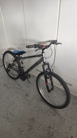 Huffy Rock Creek Mountain Bike