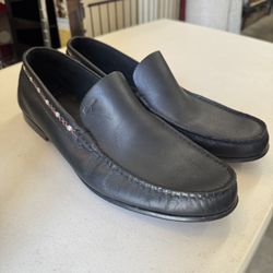 Salvatore Ferragamo Mens Sz 9 EE WIDE Black Leather Loafers Slip-On Shoes Good condition 