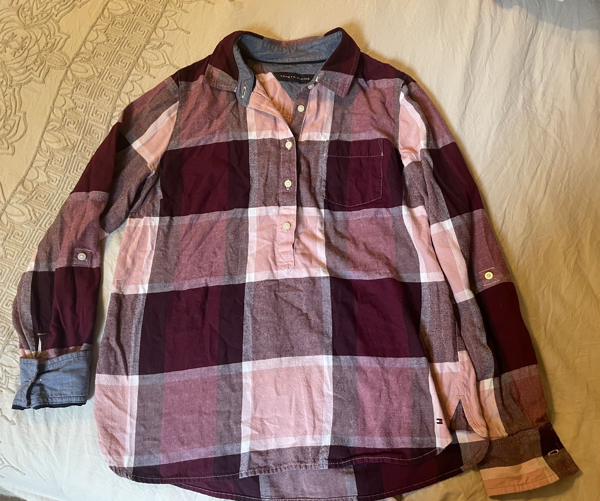 Tommy Hilfiger button down blouse. Size Small Pink Plaid Popover Shirt