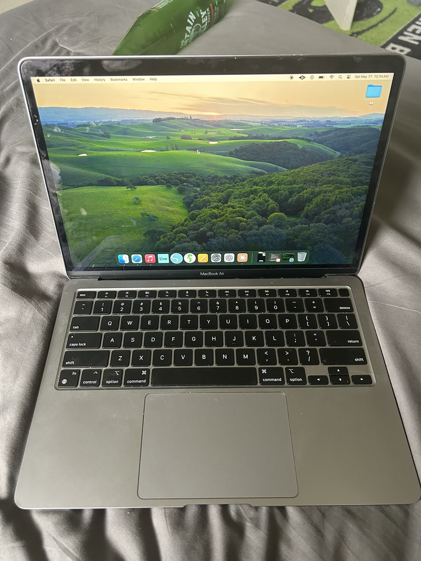 M1 MacBook Air (2020) – 16GB RAM / 1TB SSD – Excellent Condition