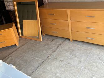 3 BEAUTIFUL PIECES FOR A BEDROOM SET  $65