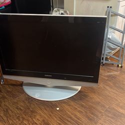 Samsung TV 30 Inch 