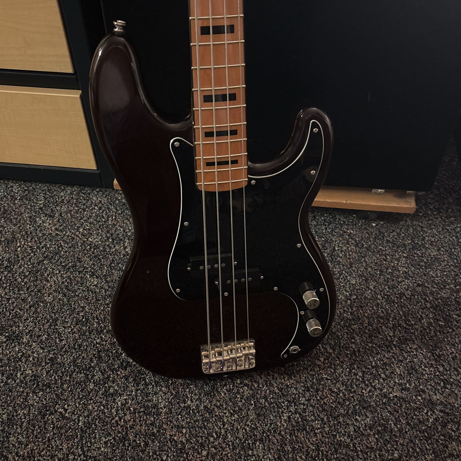 squier classic vibe 70s bass