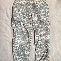 Authentic 90s combat camo pants
