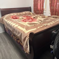 Queen bed  with mattress