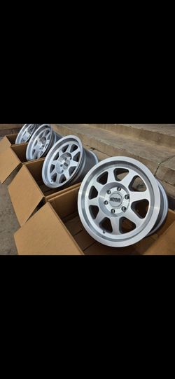 17" Method MR701 polished chrome fits Ford F150 Raptor