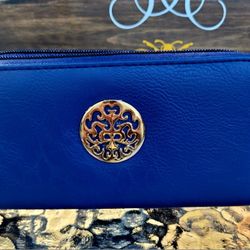 Elegant Blue Wallet with Gold Accent