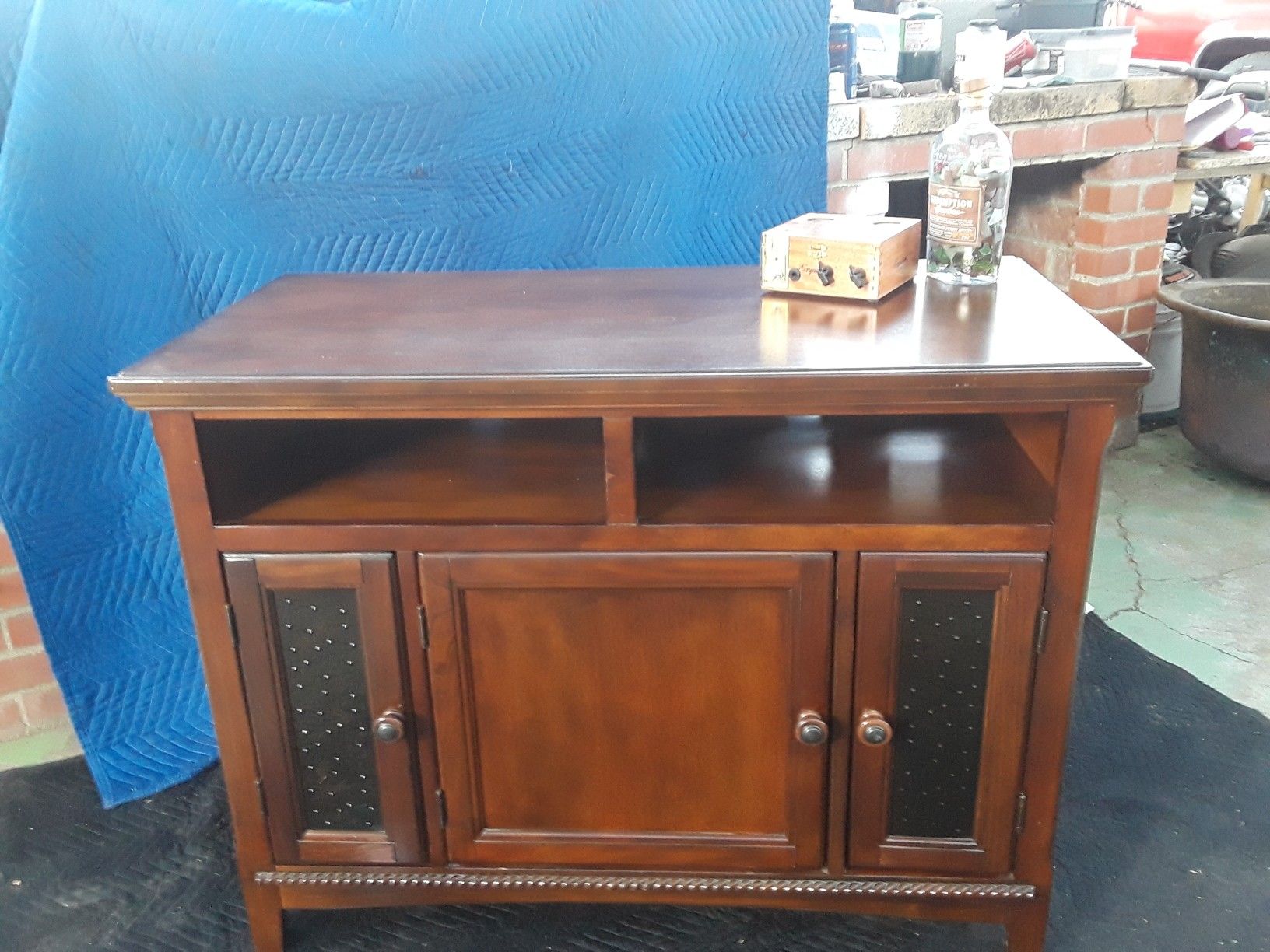 Beautiful wood TV stand w/ storage