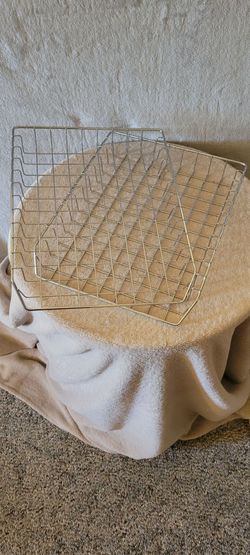 Desk paper trays