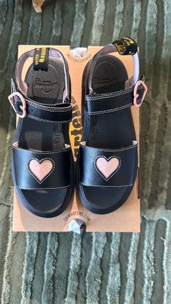 Dr. Martens Marlowe II Hearts Sandal 4Y