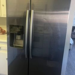 Samsumg Fridge $350