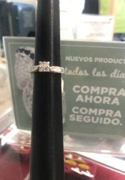 Ladies Diamond Ring