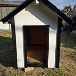 Heavy Duty Dog House 